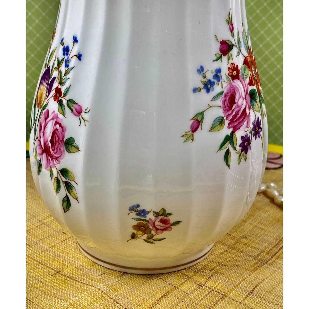 SOLD*** Royal Worcester vase England Bone China Floral, 5 3/4” High - Picture 9 of 16